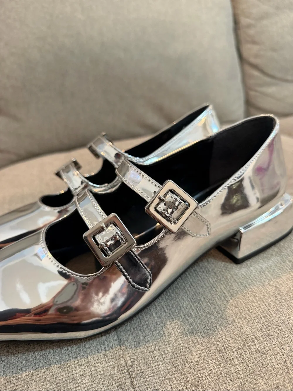 Gianni Bini shiny silver